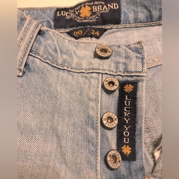 Lucky Brand Stonewashed Denim Jeans with Rips and Embroidered details Size 24 - Picture 9 of 14